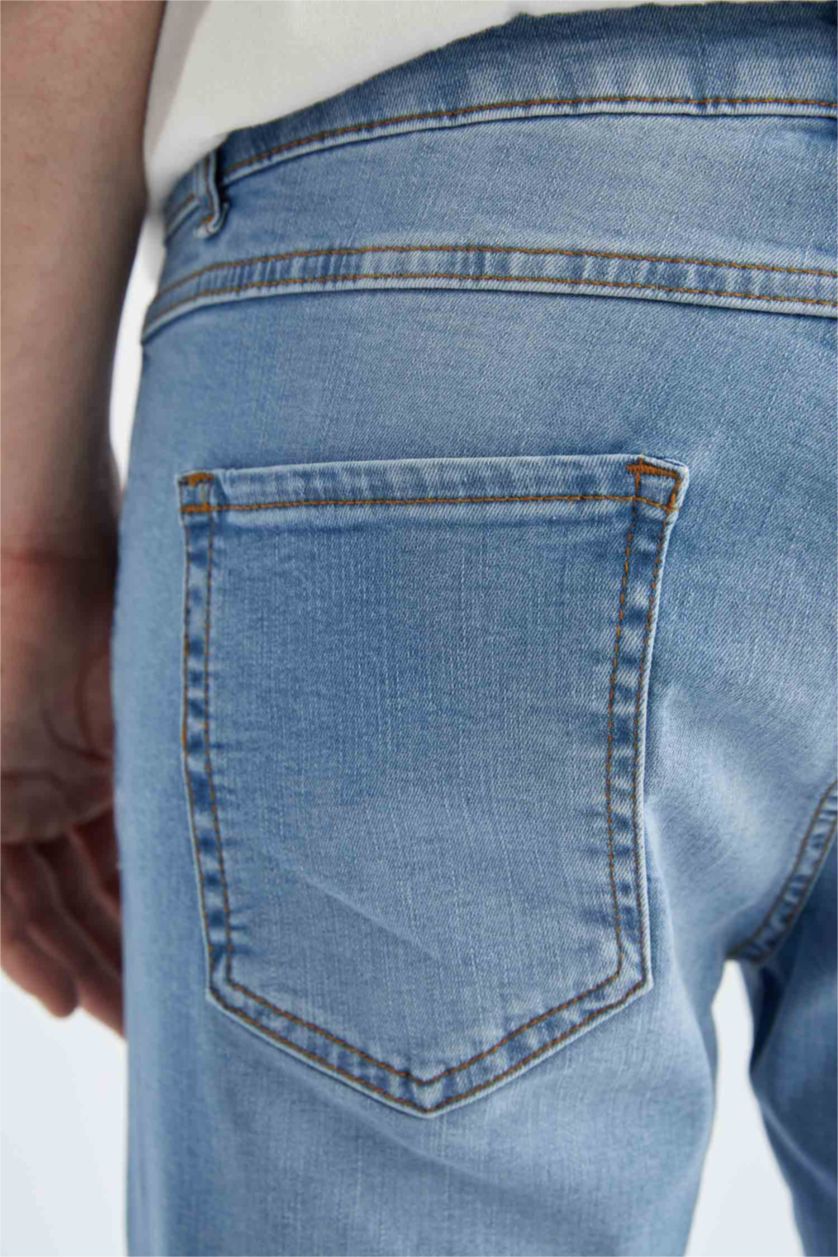 رجالي أزرق فاتح بنطلون جينز سليم فيت بتفاصيل ممزقة