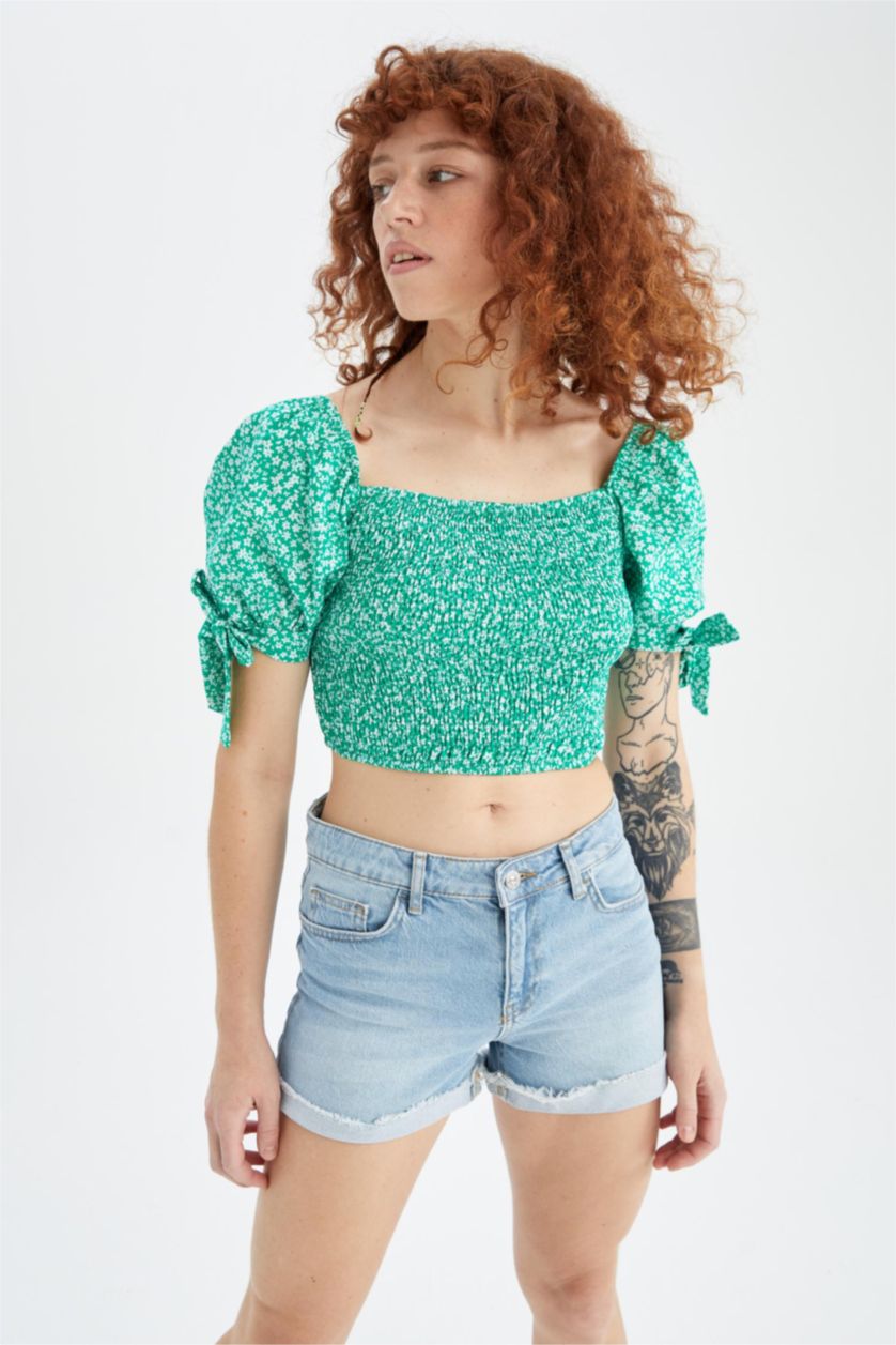 WOMAN Light Green Coool Crop Square Neck Short Balloon Sleeve Poplin Blouse