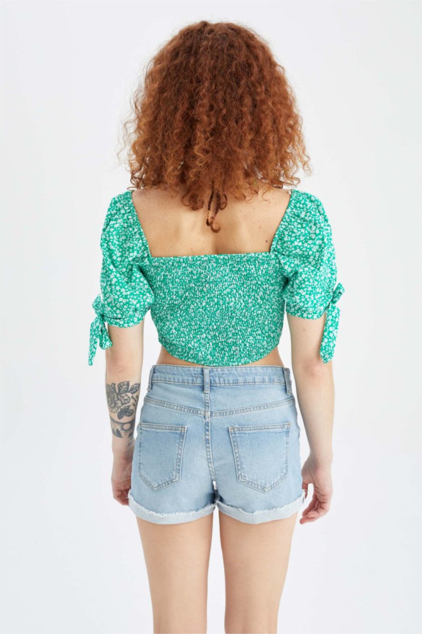 WOMAN Light Green Coool Crop Square Neck Short Balloon Sleeve Poplin Blouse