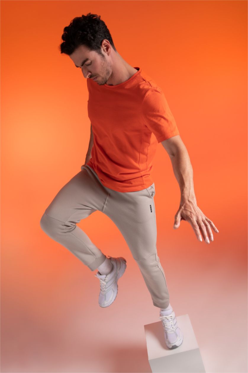 رجالي برتقالي تي شيرت بقضة ضيقة برقبة مستديرة