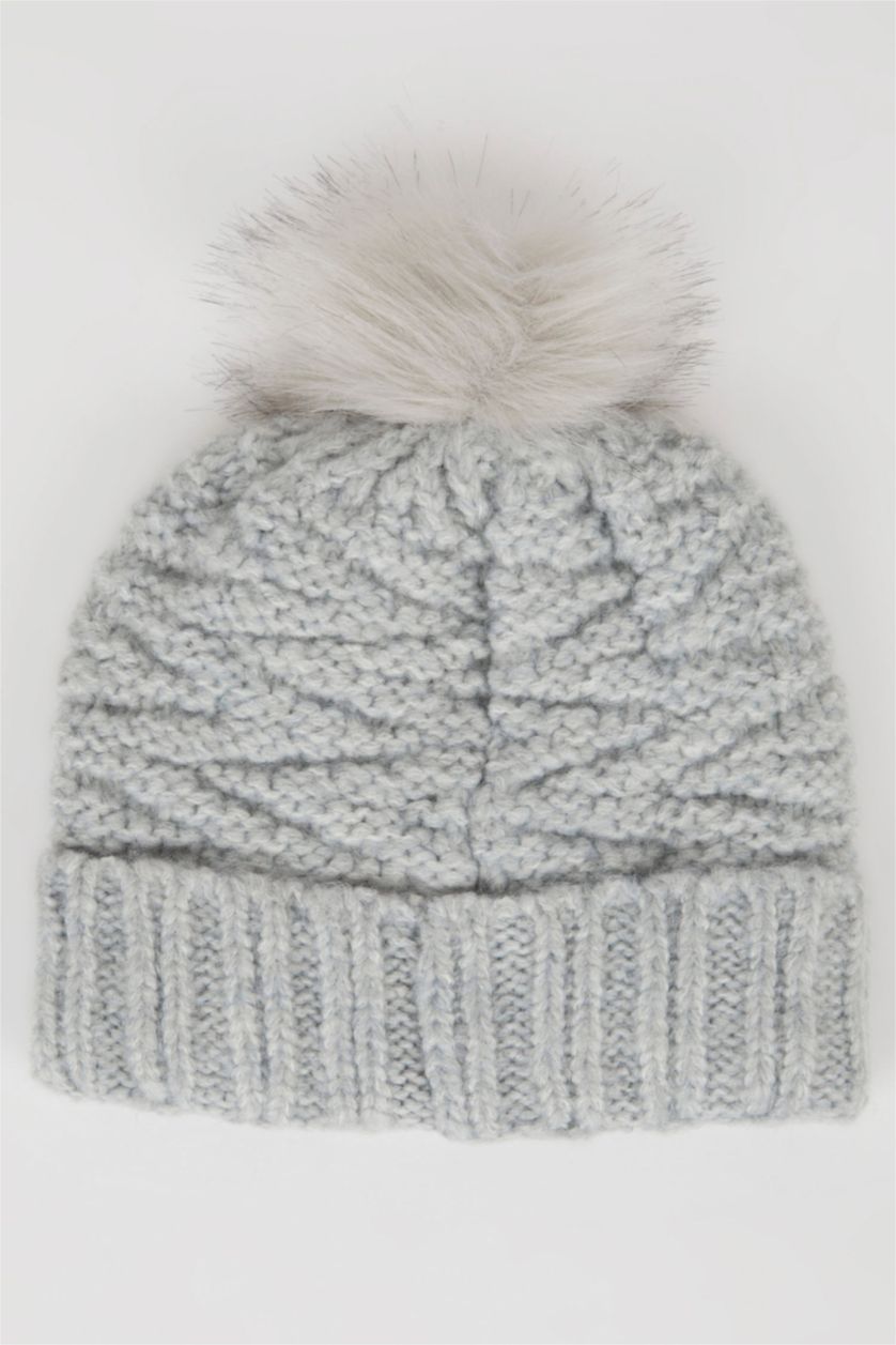 Kadın Açık Gri Kadın Ponponlu Bere