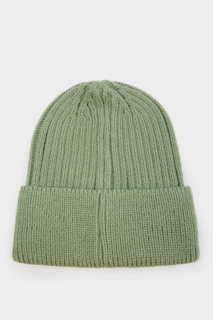 FEMME Vert Bonnet d'hiver avec étiquette tissée pour femme