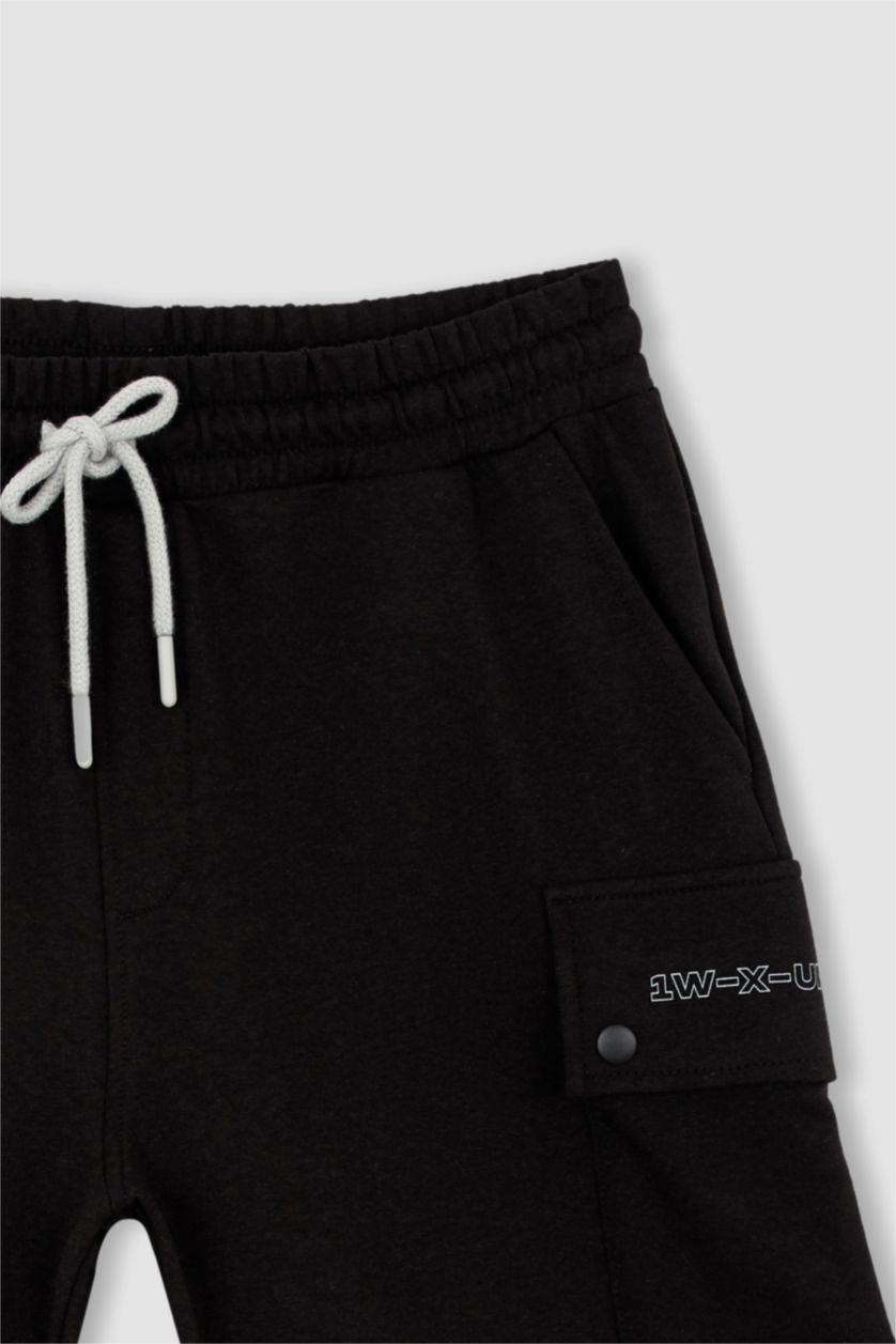 رجال أسود شورت كابري سليم فيت بساق ضيق