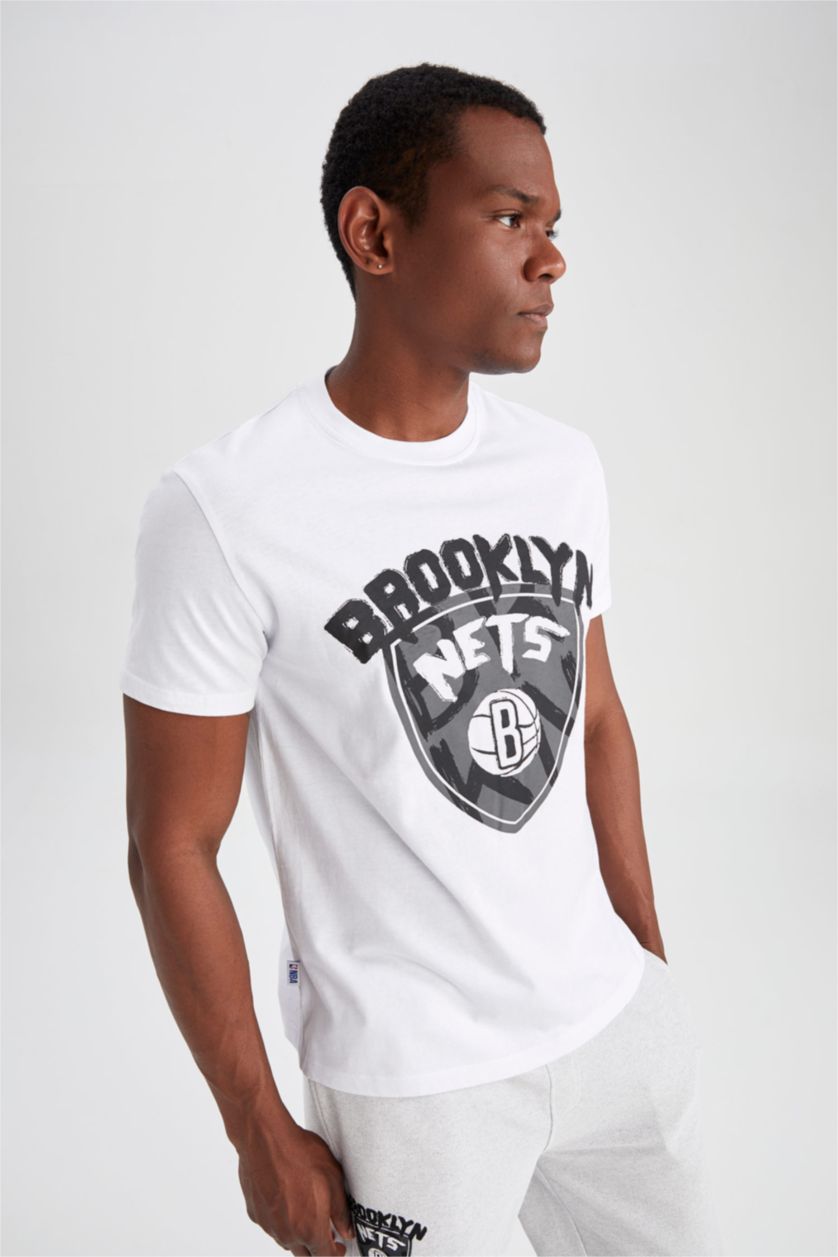 MAN White Brooklyn Nets Licensed T-Shirt