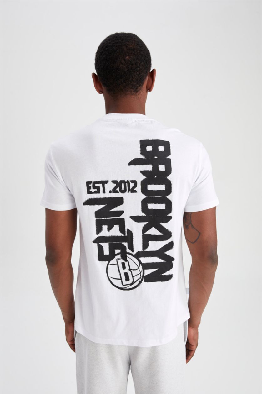 MAN White Brooklyn Nets Licensed T-Shirt