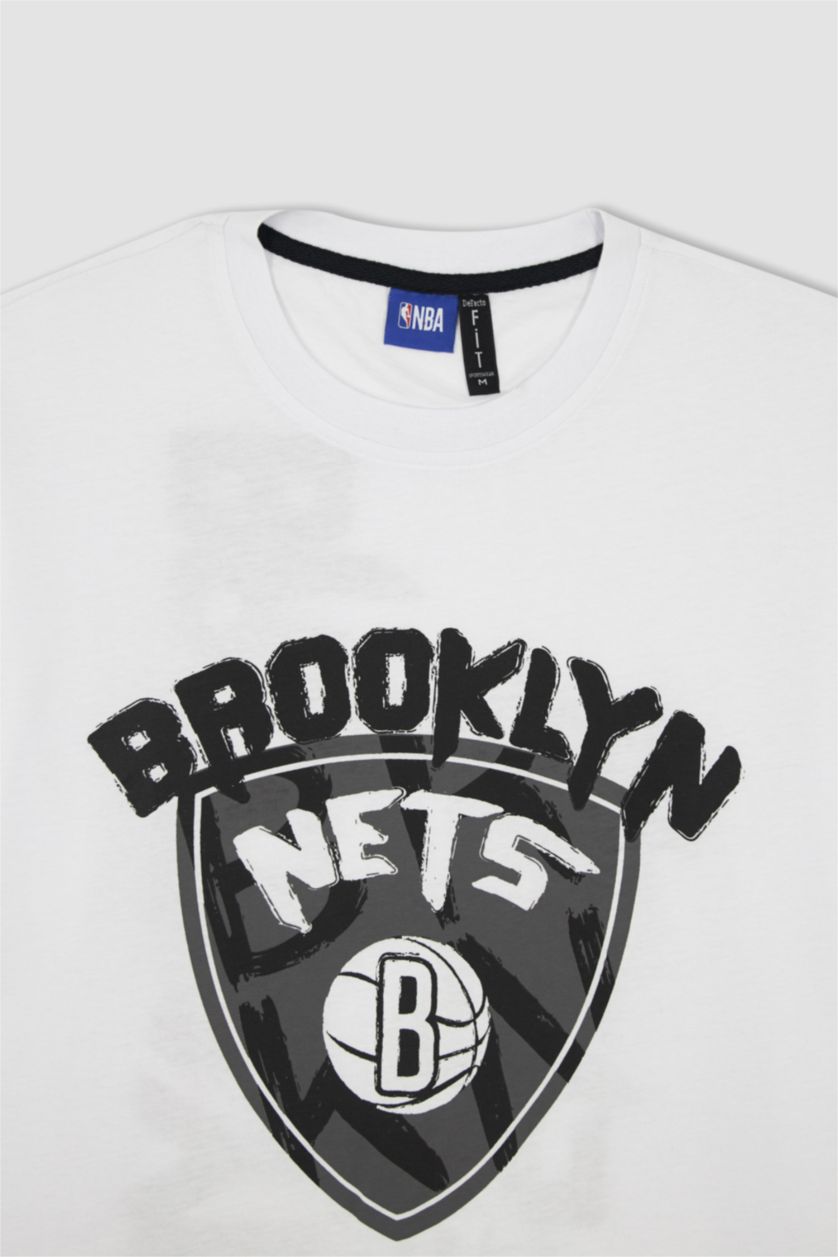MAN White Brooklyn Nets Licensed T-Shirt