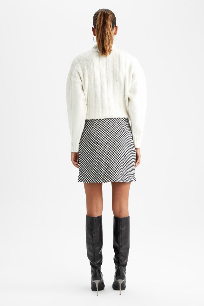 Kadın Siyah A Kesim Kareli Normal Bel Mini Etek