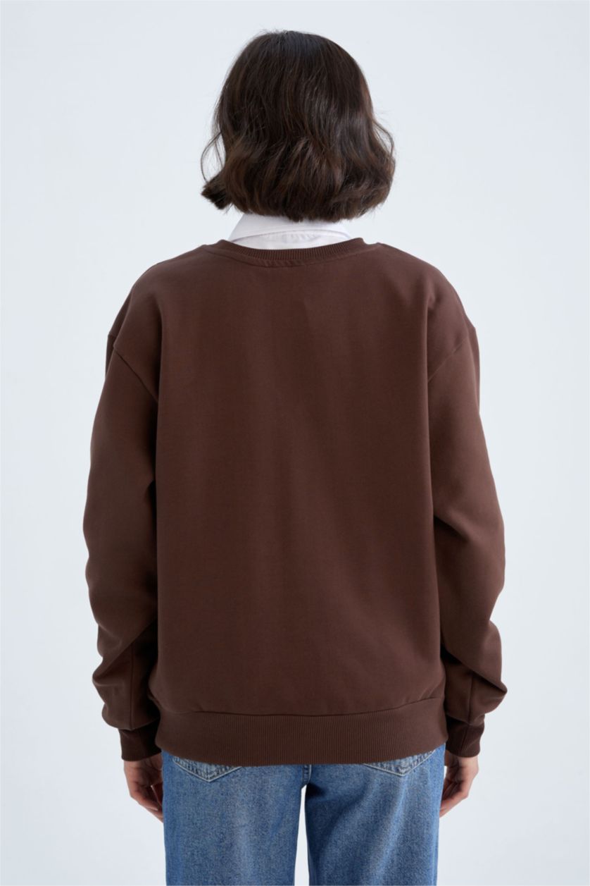 نساء بني سويت شيرت مطبوع قصة عادية بياقة مستديرة