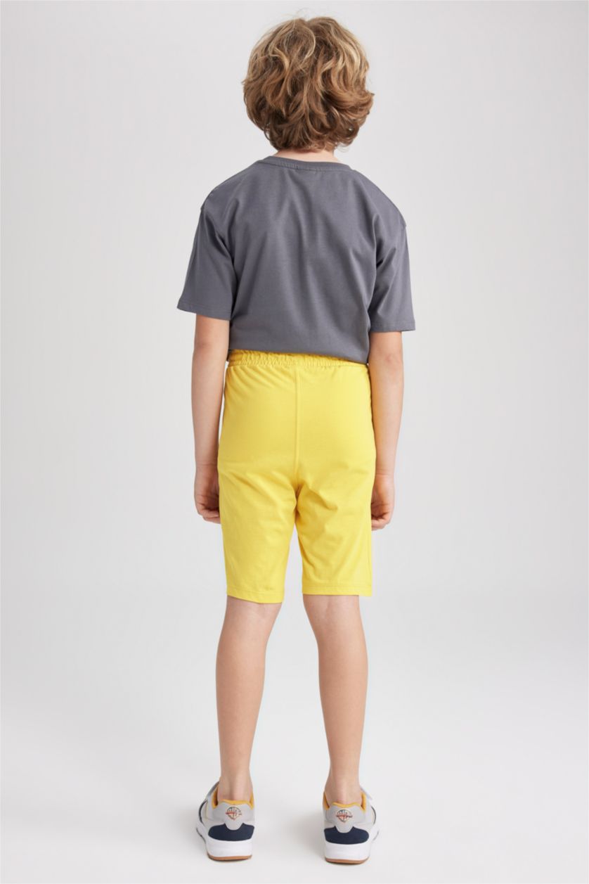 أولادي أصفر شورت ولادي قصة عادية