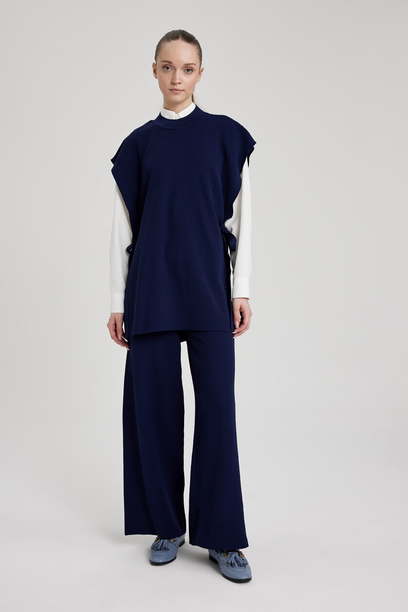 نساء كحلي Regular Fit Crew Neck