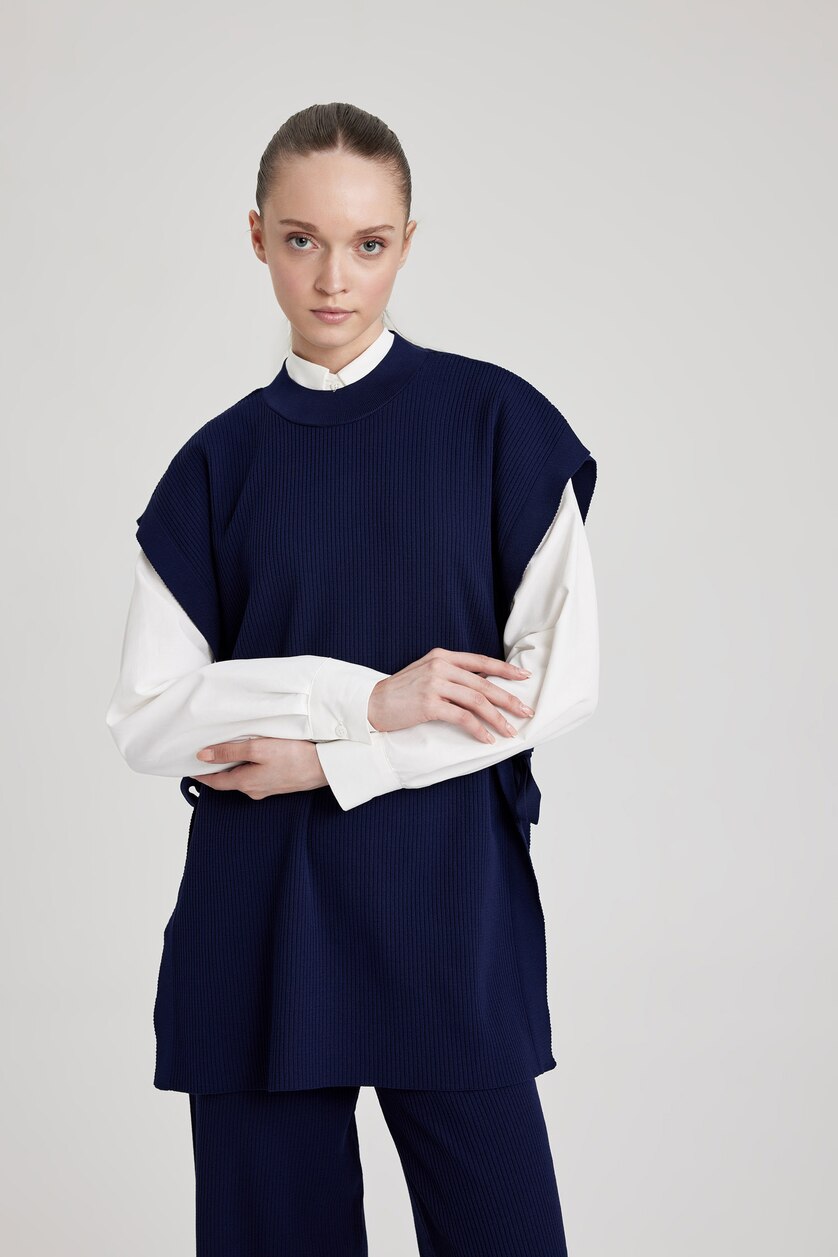 نساء كحلي Regular Fit Crew Neck