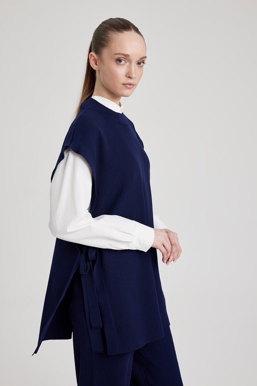نساء كحلي Regular Fit Crew Neck