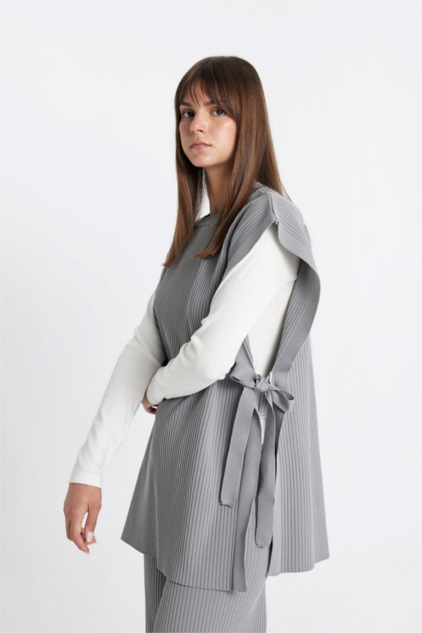 Kadın Gri Regular Fit Bisiklet Yaka Basic Düz Yan Bağlamalı Triko Süveter