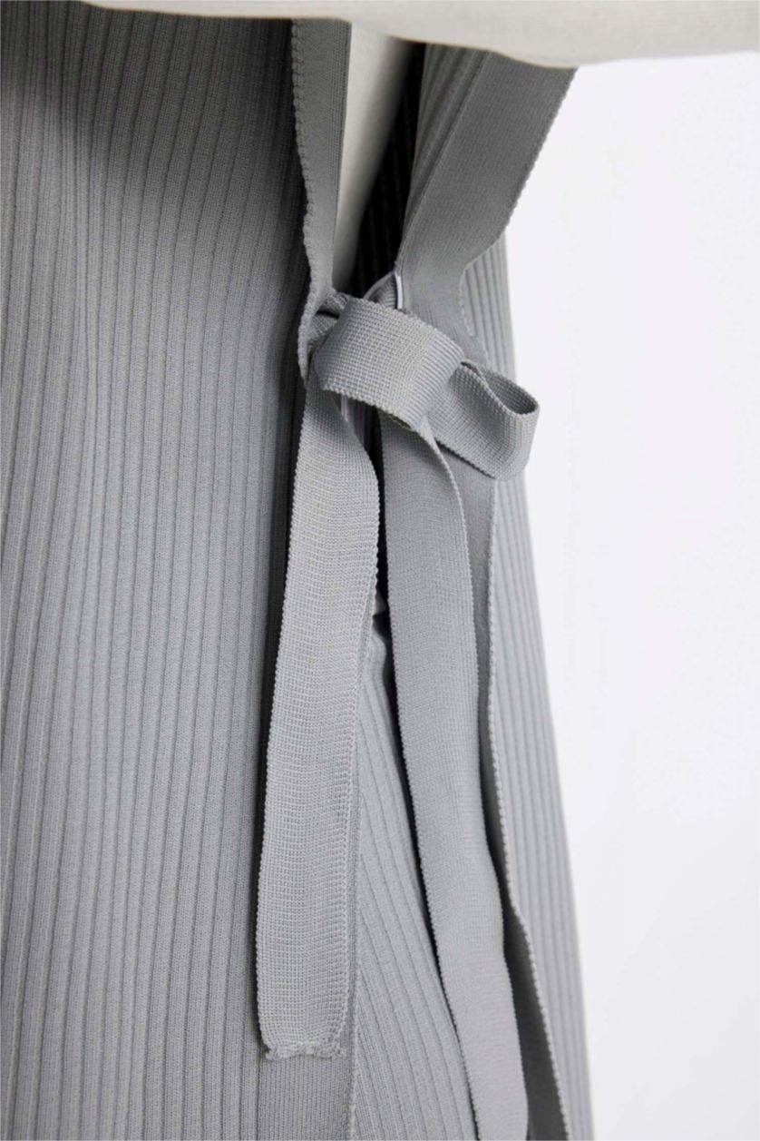 Kadın Gri Regular Fit Bisiklet Yaka Basic Düz Yan Bağlamalı Triko Süveter