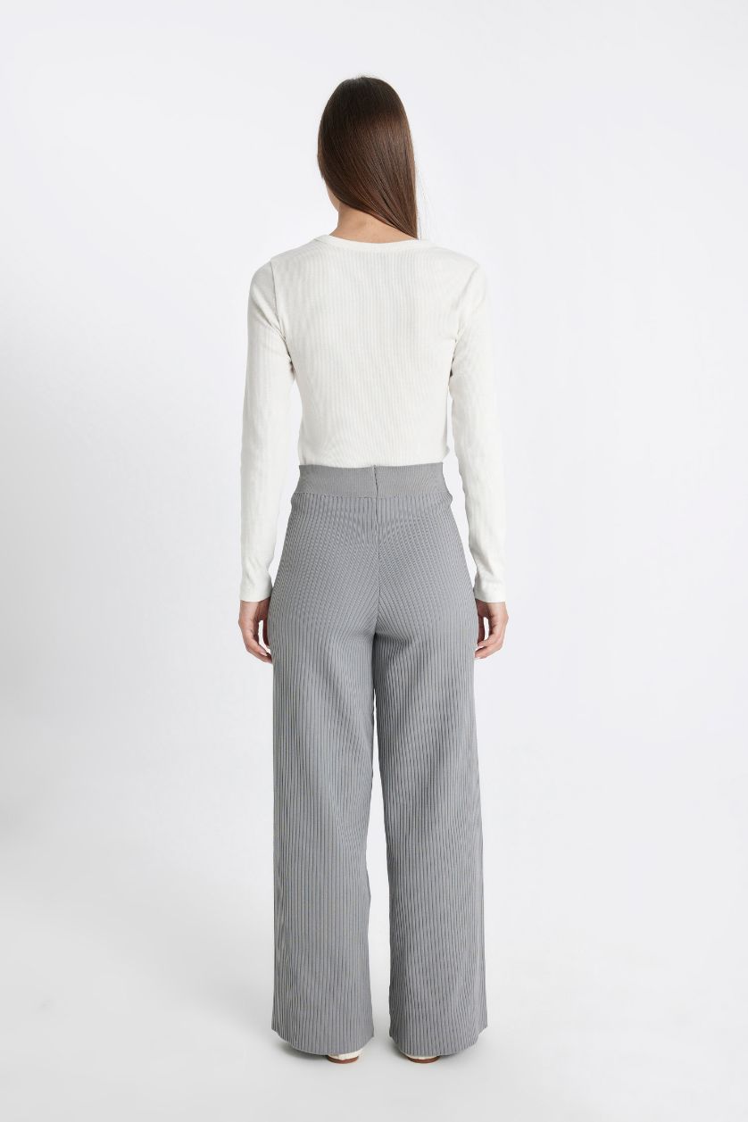 نساء رمادي بنطرون قصة مريحة