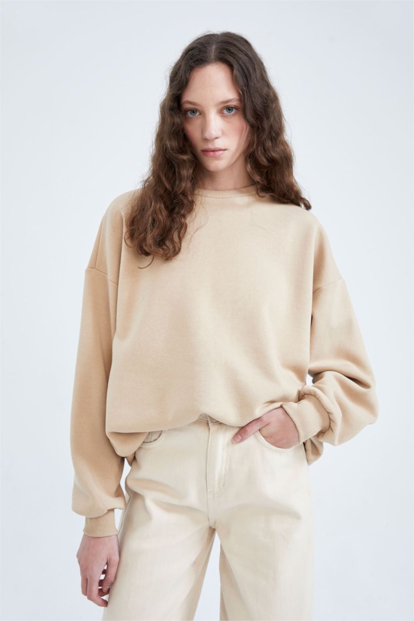 FEMME Beige Sweat-shirt en tissu épais à manches longues et col rond coupe oversize