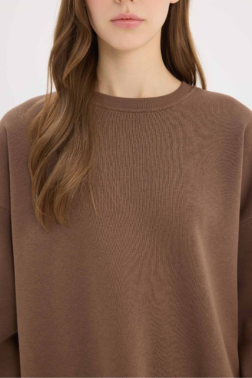 نساء بني سويت شيرت اوفر سايز سامبل برقبة مستديرة