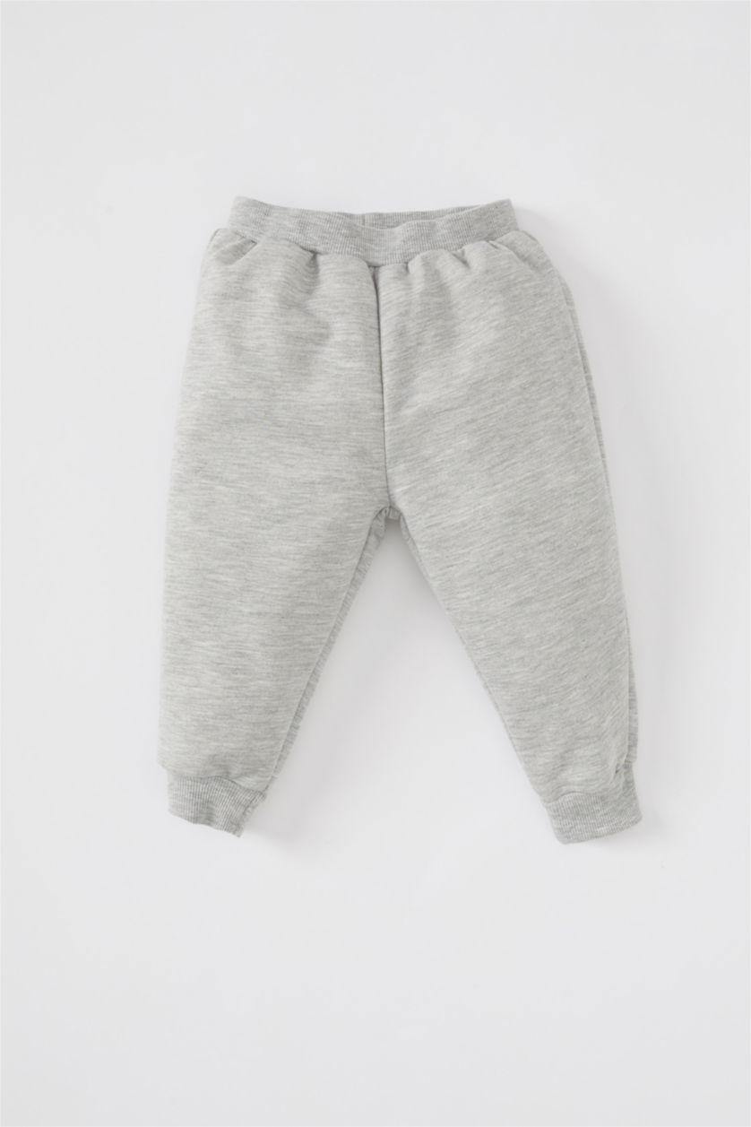 طفل صغير أصفر غامق طقم اولادي ملون قماش رقيق قصة عادية من قطعتين