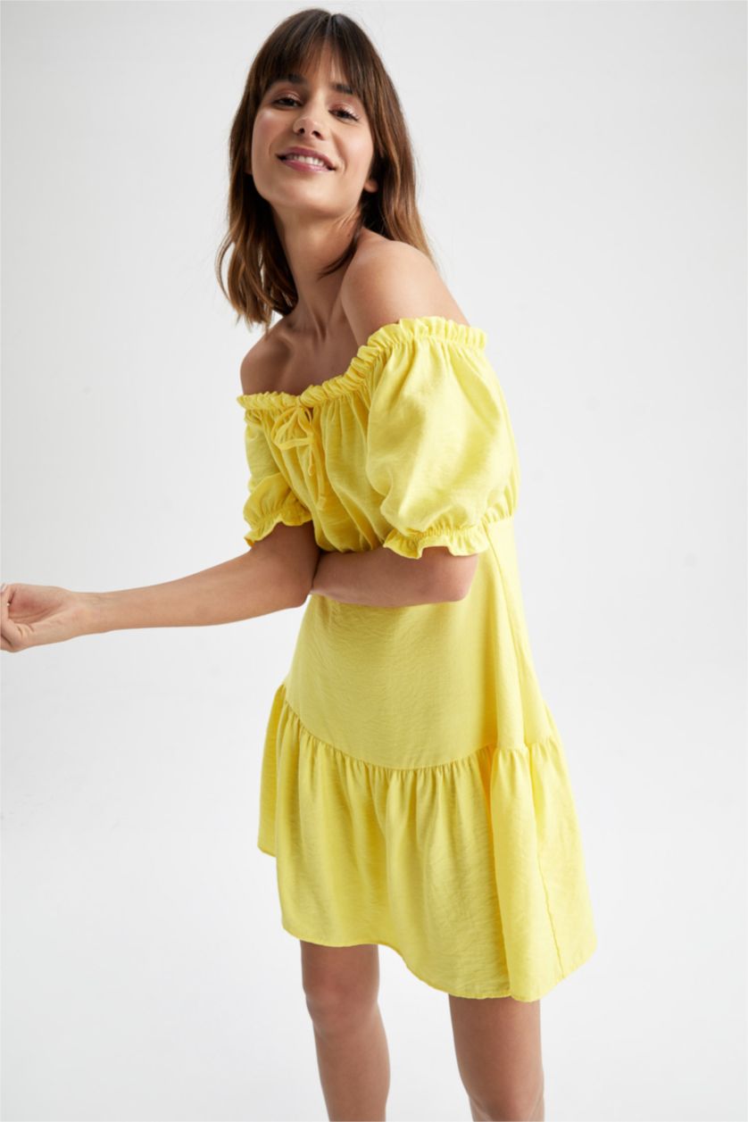 نساء أصفر فستان قصير بكتف مفتوح
