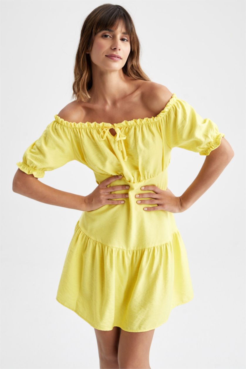 نساء أصفر فستان قصير بكتف مفتوح