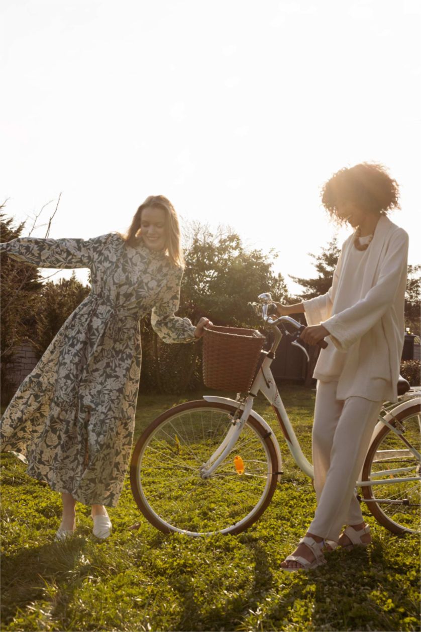 FEMME Beige Pantalon Lin Mélangé