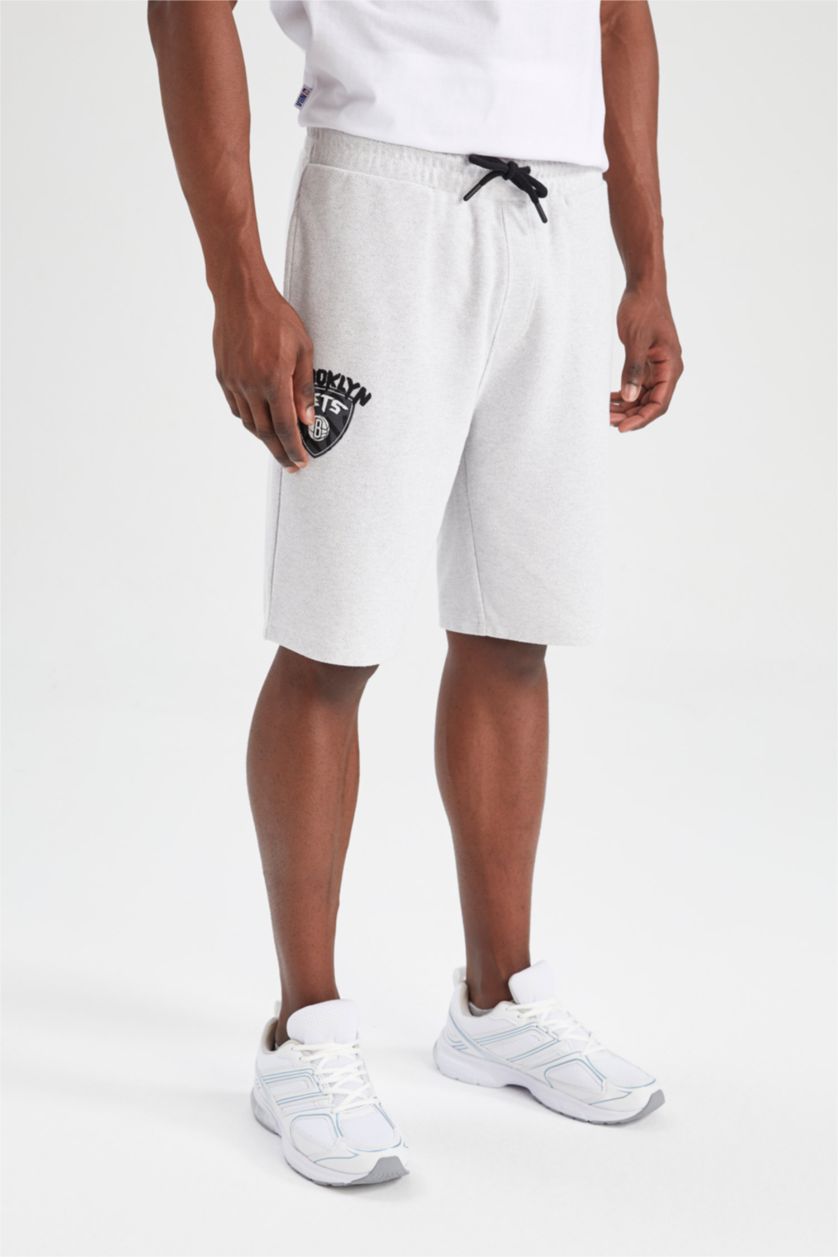 Мужчины Серый меланж Шорты стандартного кроя NBA Brooklyn Nets, DeFactoFit