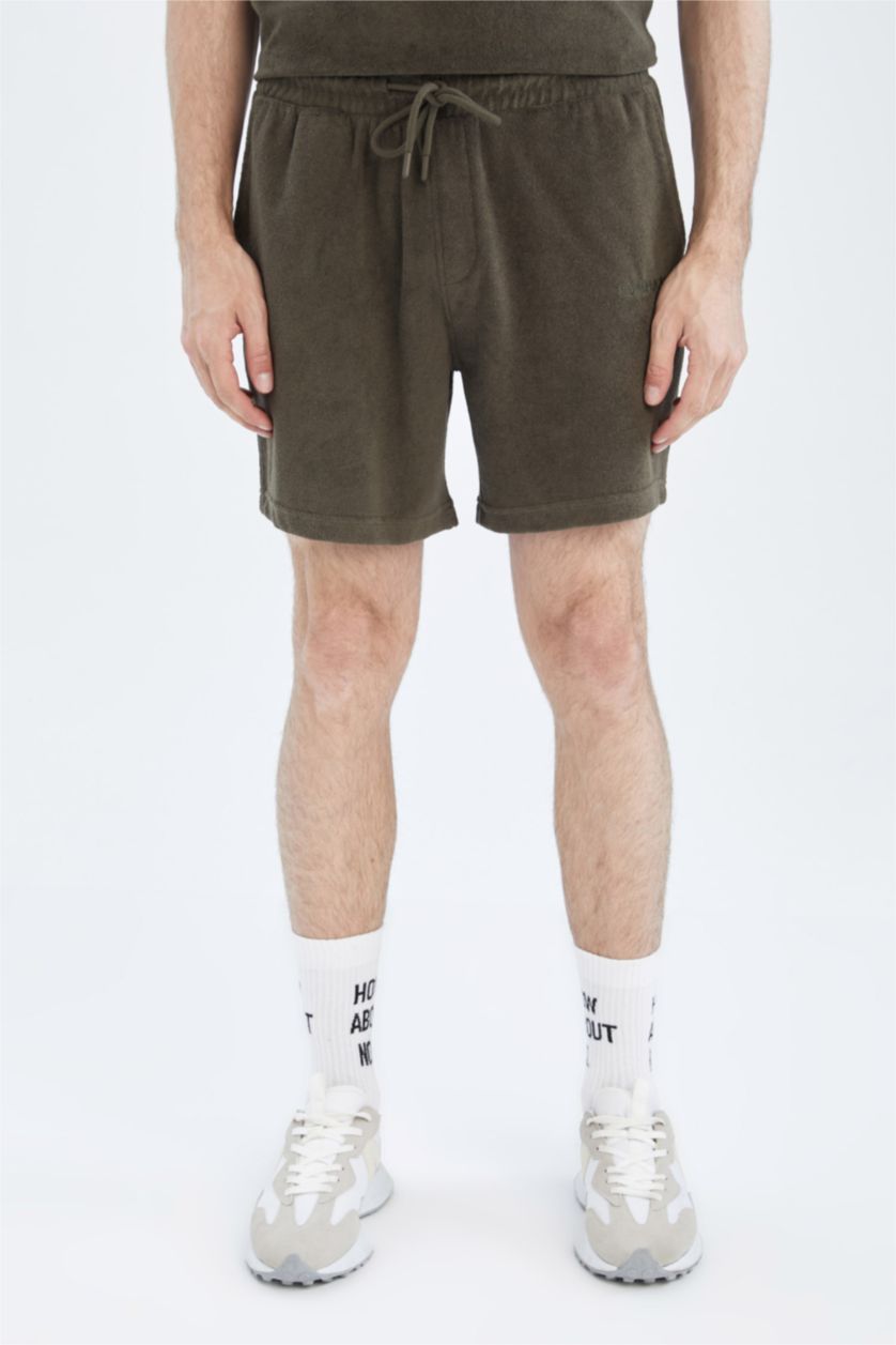 HOMME Kaki Clair Short en coton peigné avec poches à coupe slim
