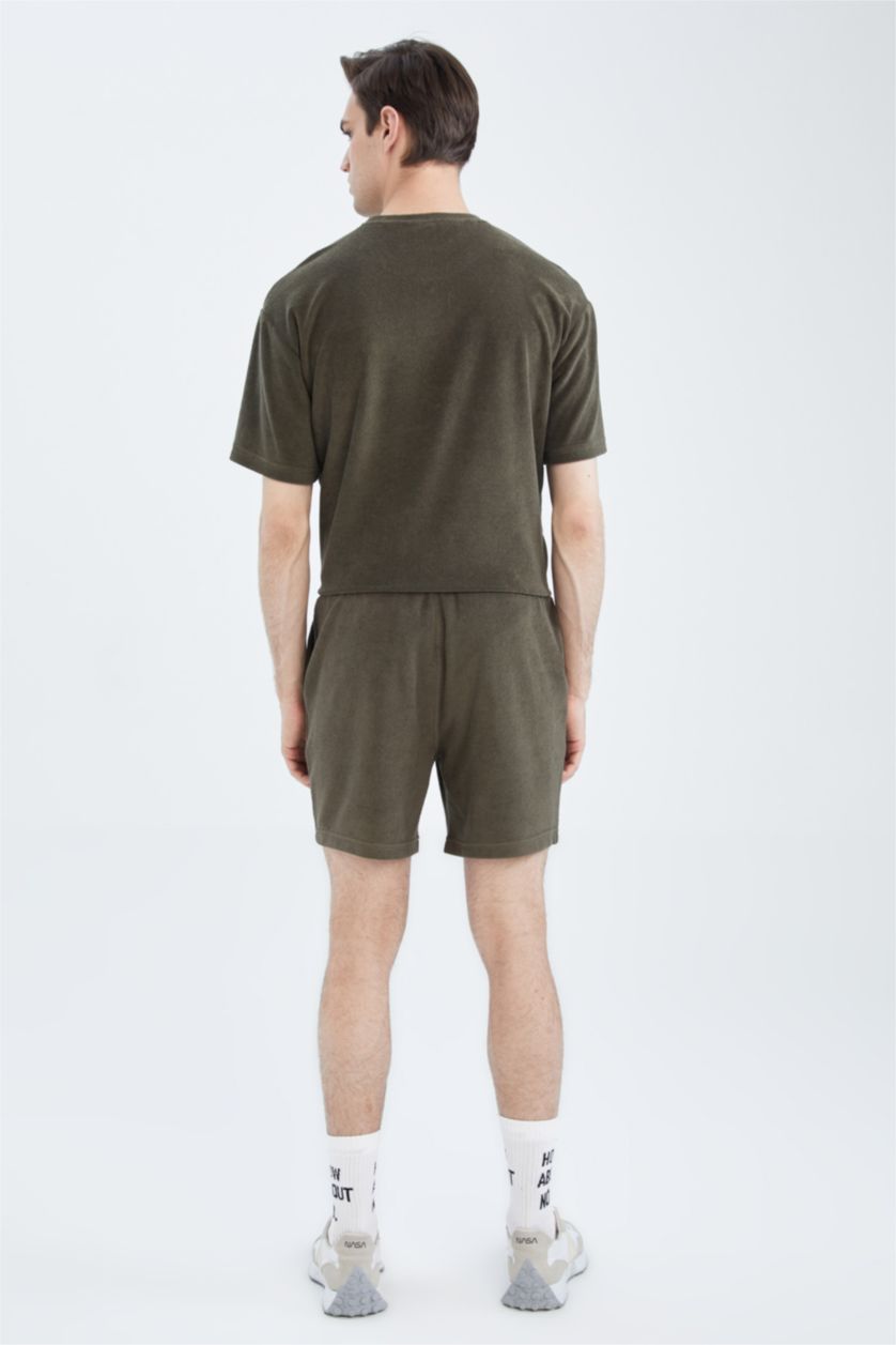 HOMME Kaki Clair Short en coton peigné avec poches à coupe slim