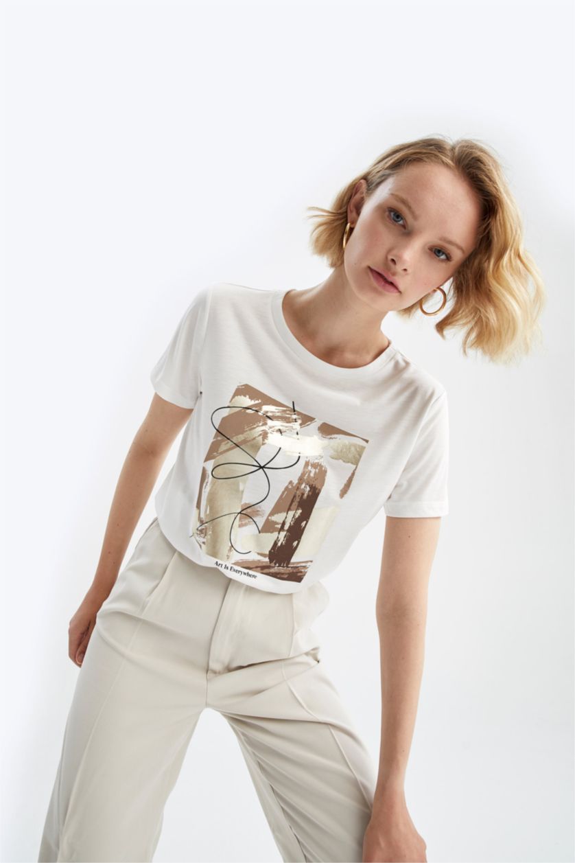 نساء بيج فاتح Regular Fit Short Sleeve T-Shirt