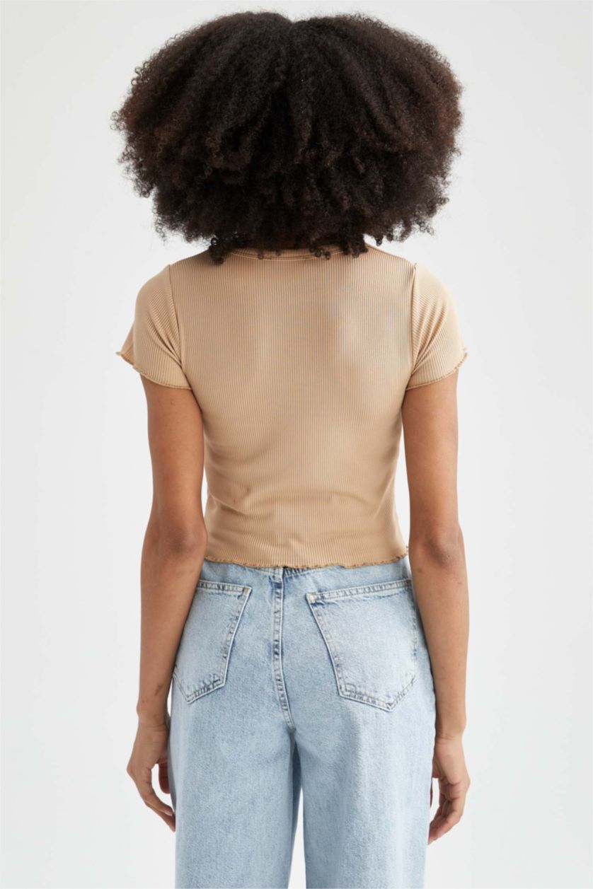 Kadın Bej Coool Fitted Crop Bisiklet Yaka Kısa Kollu Fitilli Tişört