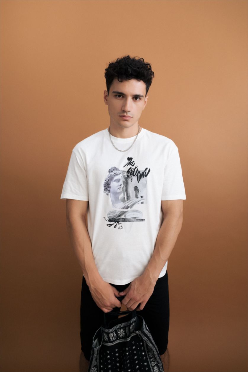 رجالي اوف وايت تي شيرت قطن بقصة مريحة وأكمام قصيرة