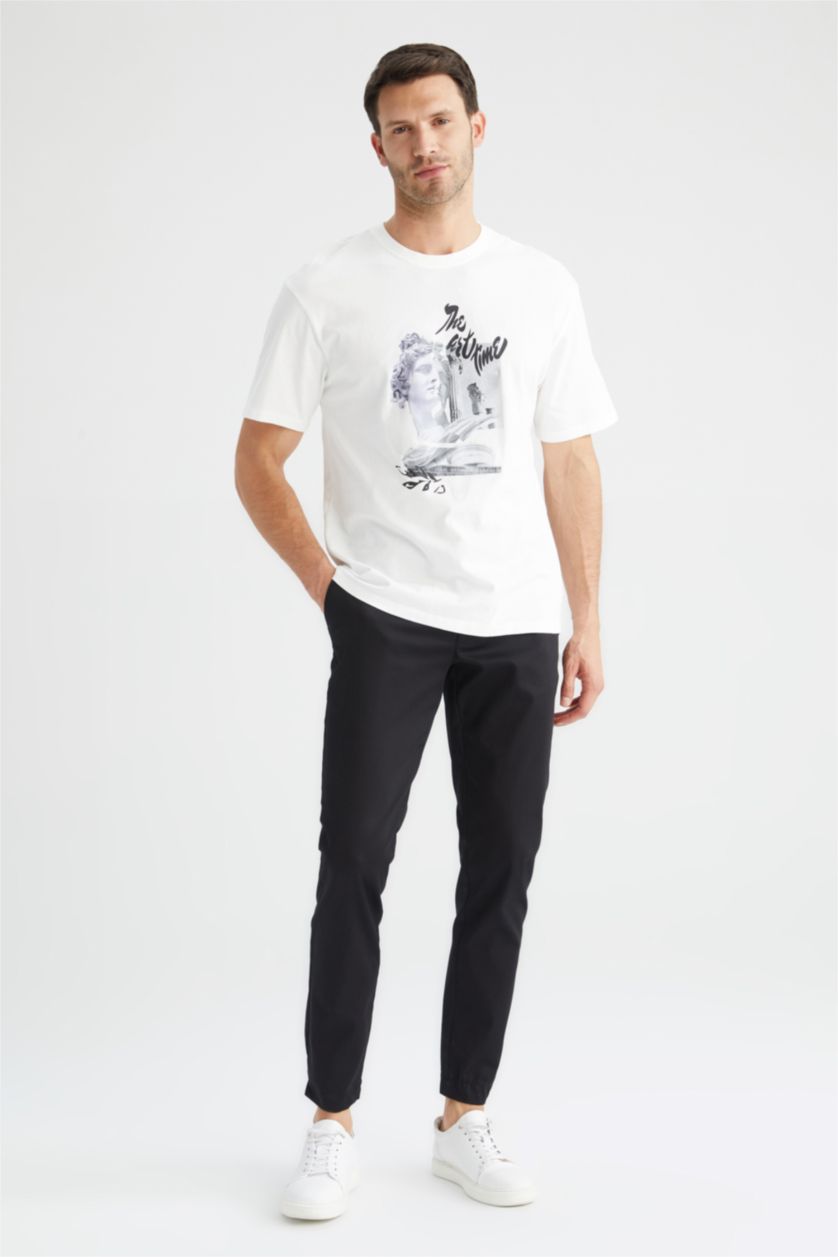 رجالي اوف وايت تي شيرت قطن بقصة مريحة وأكمام قصيرة