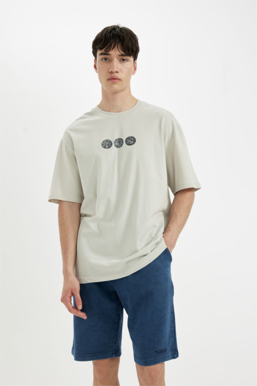 رجال اللون الحجري تيشيرت نص ردن قصة مريحة بطبعة من الخلف