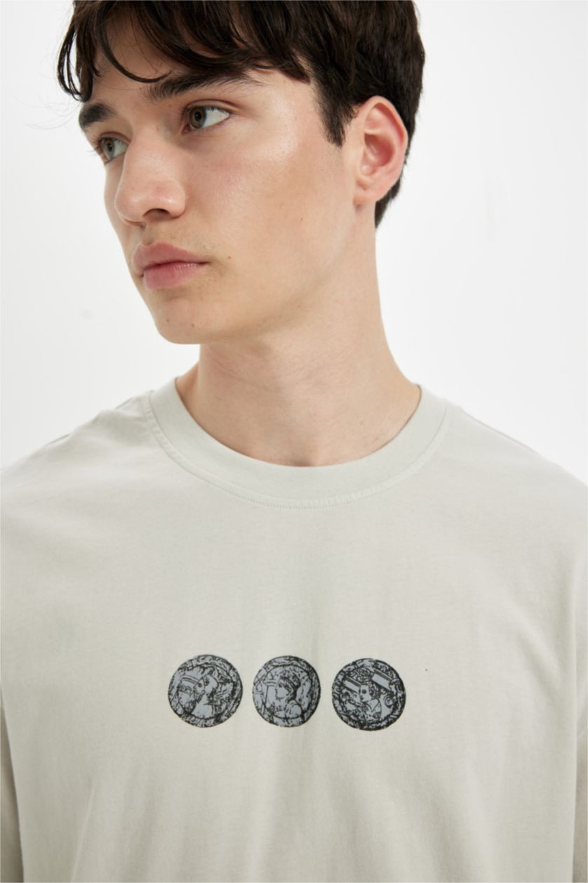 رجال اللون الحجري تيشيرت نص ردن قصة مريحة بطبعة من الخلف