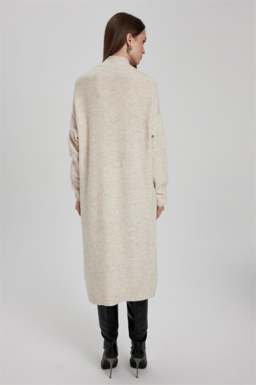 Kadın Ekru Regular Fit Bisiklet Yaka Saç Örgü Desenli Basic Düz Uzun Kollu Midi Triko Elbise