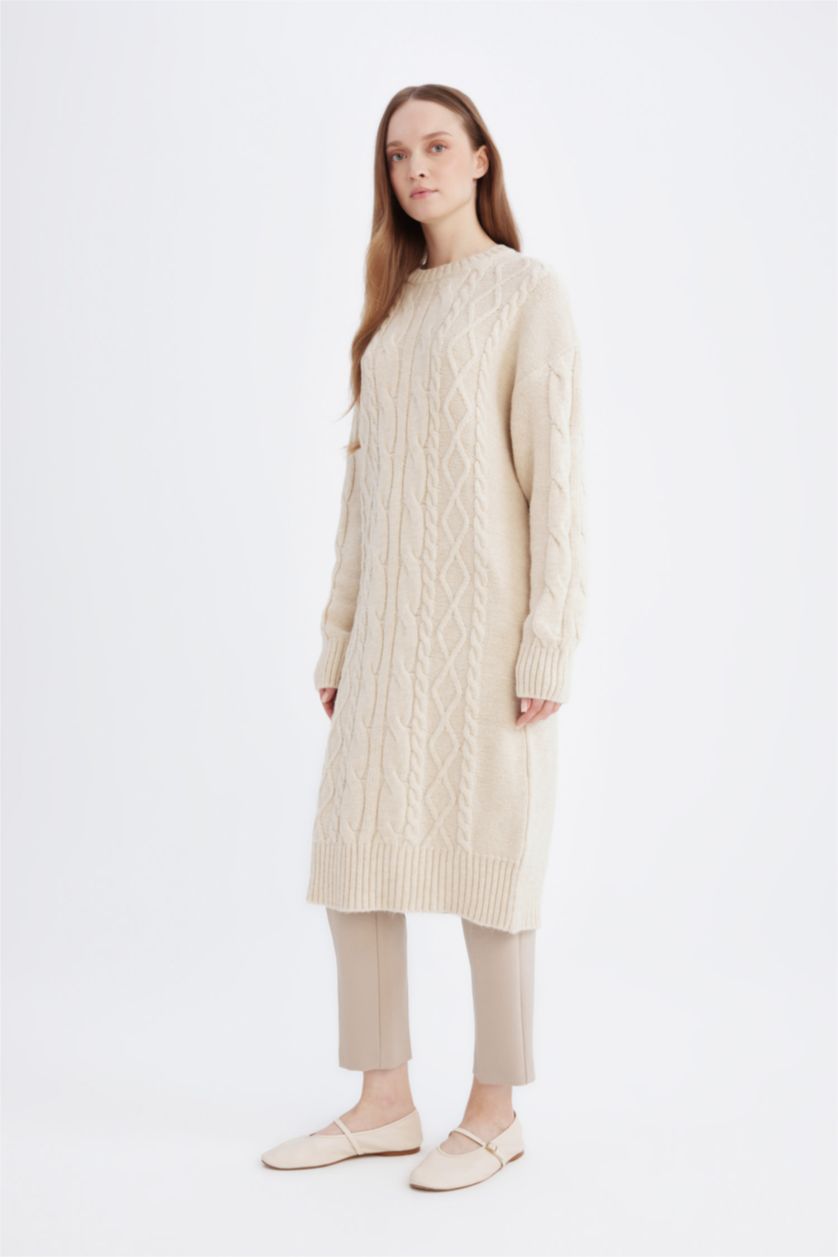 Kadın Ekru Regular Fit Bisiklet Yaka Saç Örgü Desenli Basic Düz Uzun Kollu Midi Triko Elbise