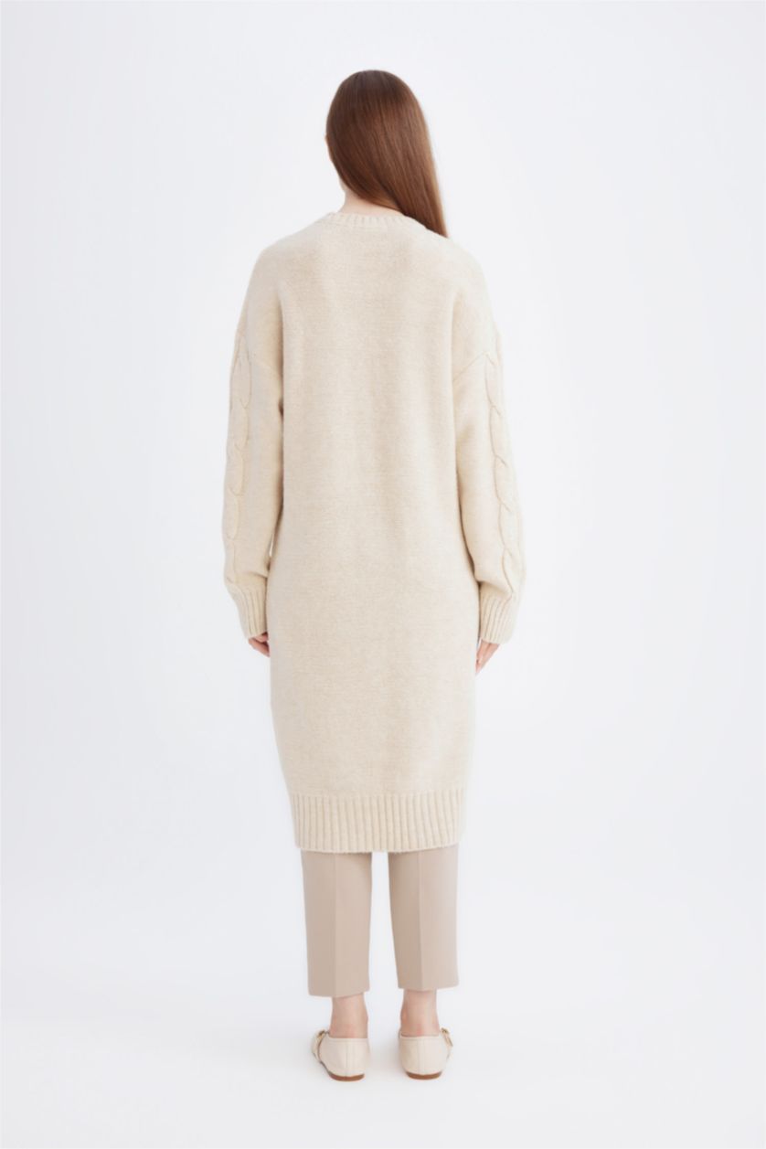 Kadın Ekru Regular Fit Bisiklet Yaka Saç Örgü Desenli Basic Düz Uzun Kollu Midi Triko Elbise