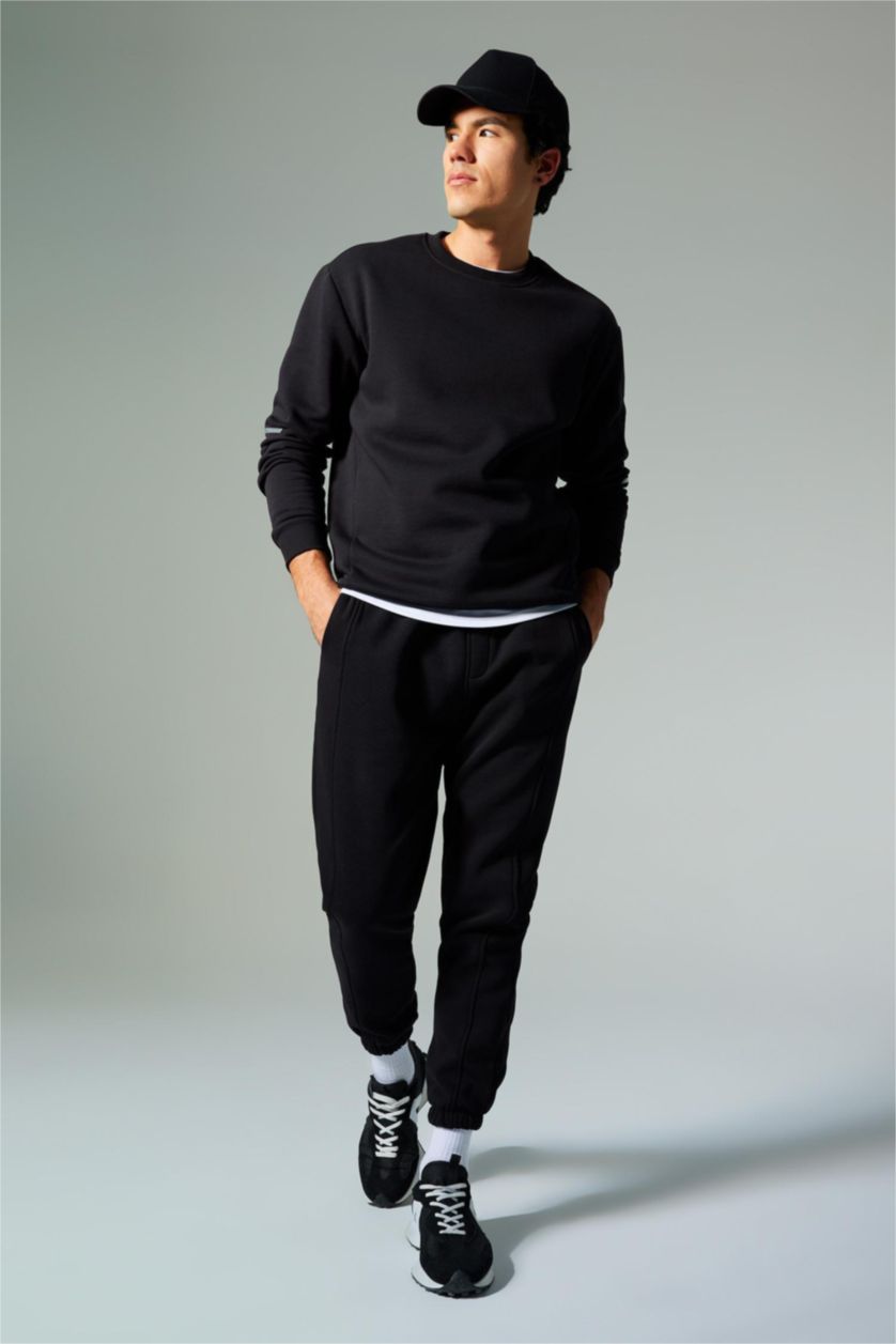 Erkek Siyah DeFactoFit Jogger Eşofman Altı Standart Fit Beli Bağcıklı Lastikli Paça Basic Düz Cepli