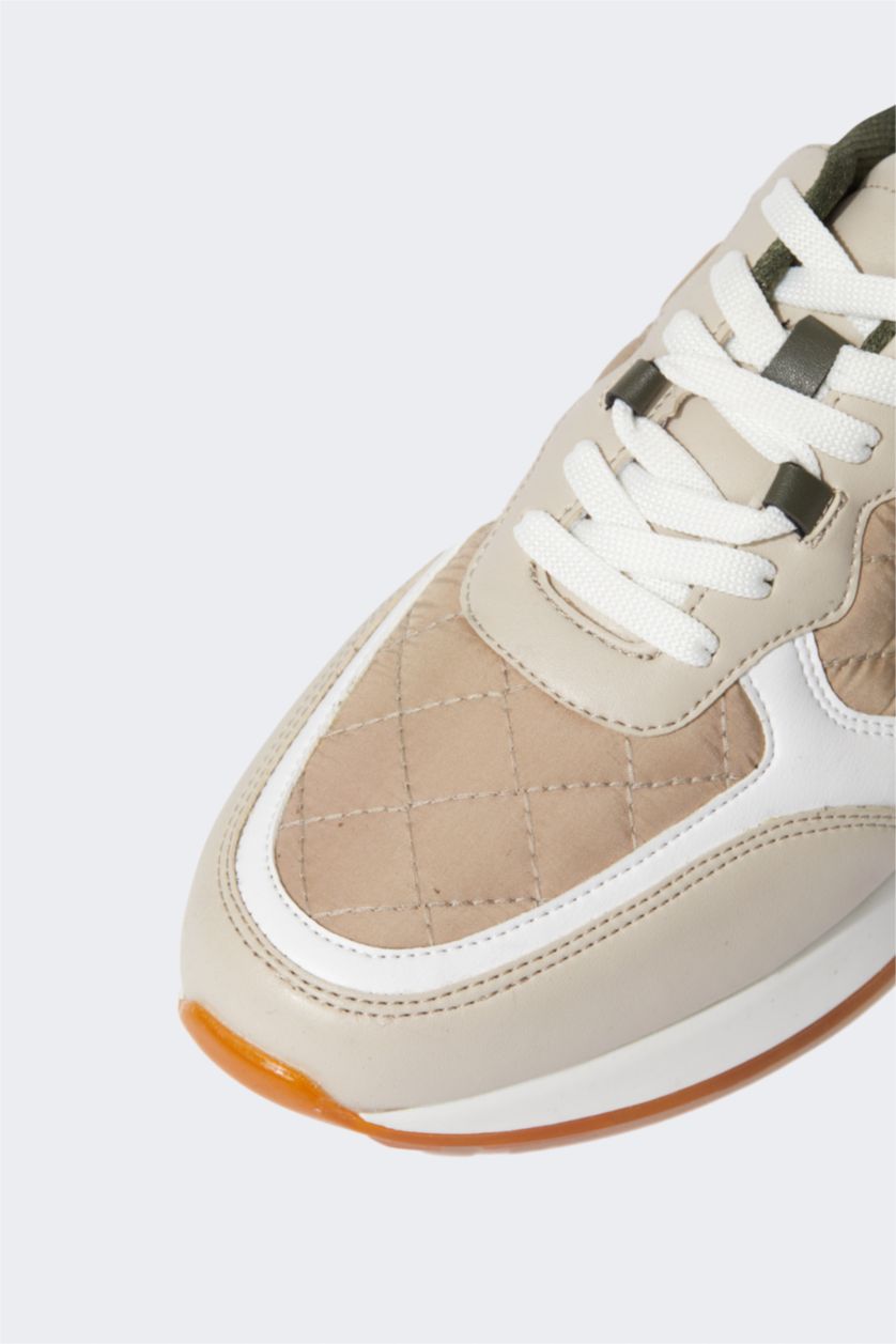 FEMME Beige Baskets PU Batman Lacé