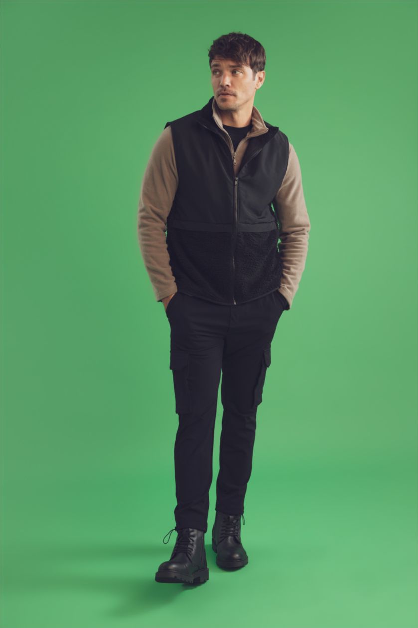 رجال أسود قمصلة يلك بقصة عادية