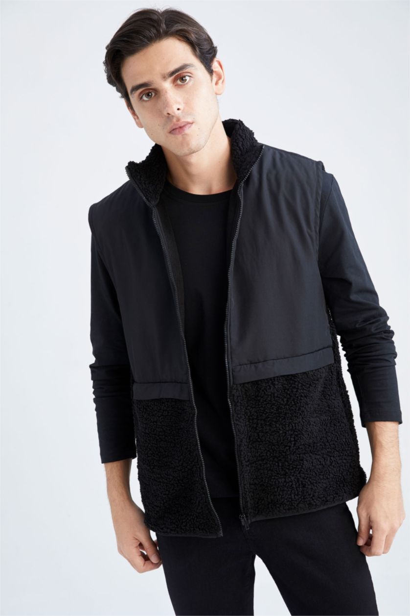 رجال أسود قمصلة يلك بقصة عادية