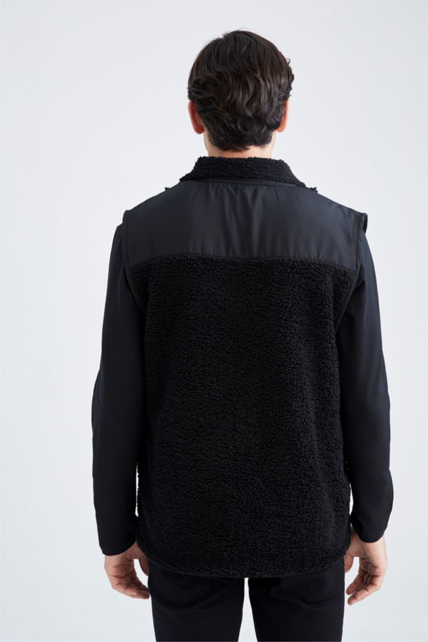 رجال أسود قمصلة يلك بقصة عادية