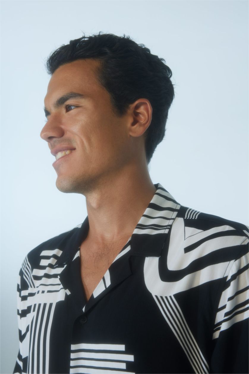 رجال أسود قميص فيسكوز مطبوع قصة عادية وياقة جاكيت