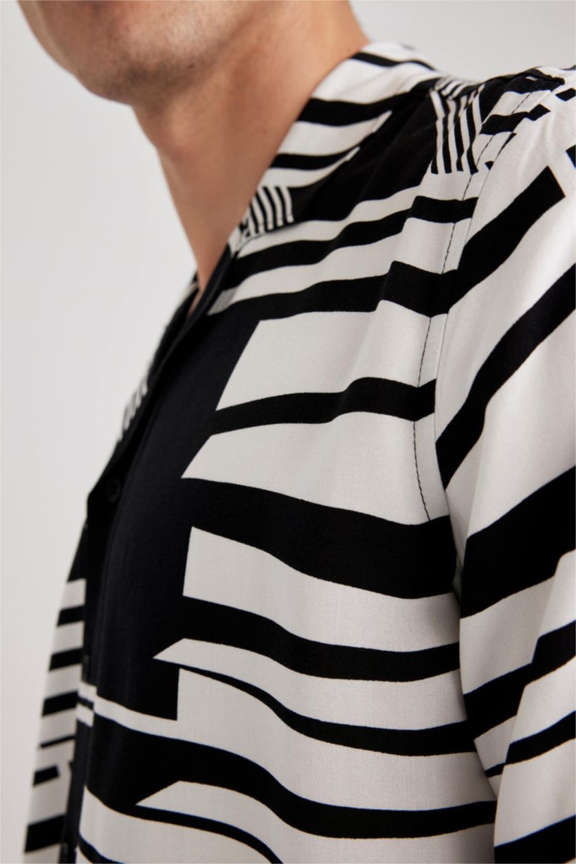 رجال أسود قميص فيسكوز مطبوع قصة عادية وياقة جاكيت