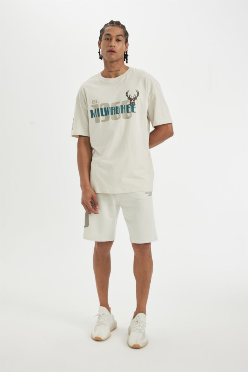 HOMME Beige T-shirt NBA Milwaukee Bucks à col rond et manches courtes de DeFacto Fit
