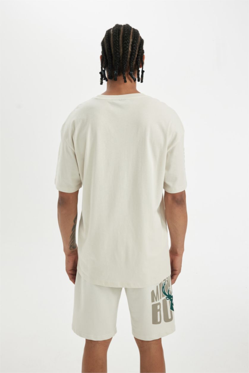HOMME Beige T-shirt NBA Milwaukee Bucks à col rond et manches courtes de DeFacto Fit