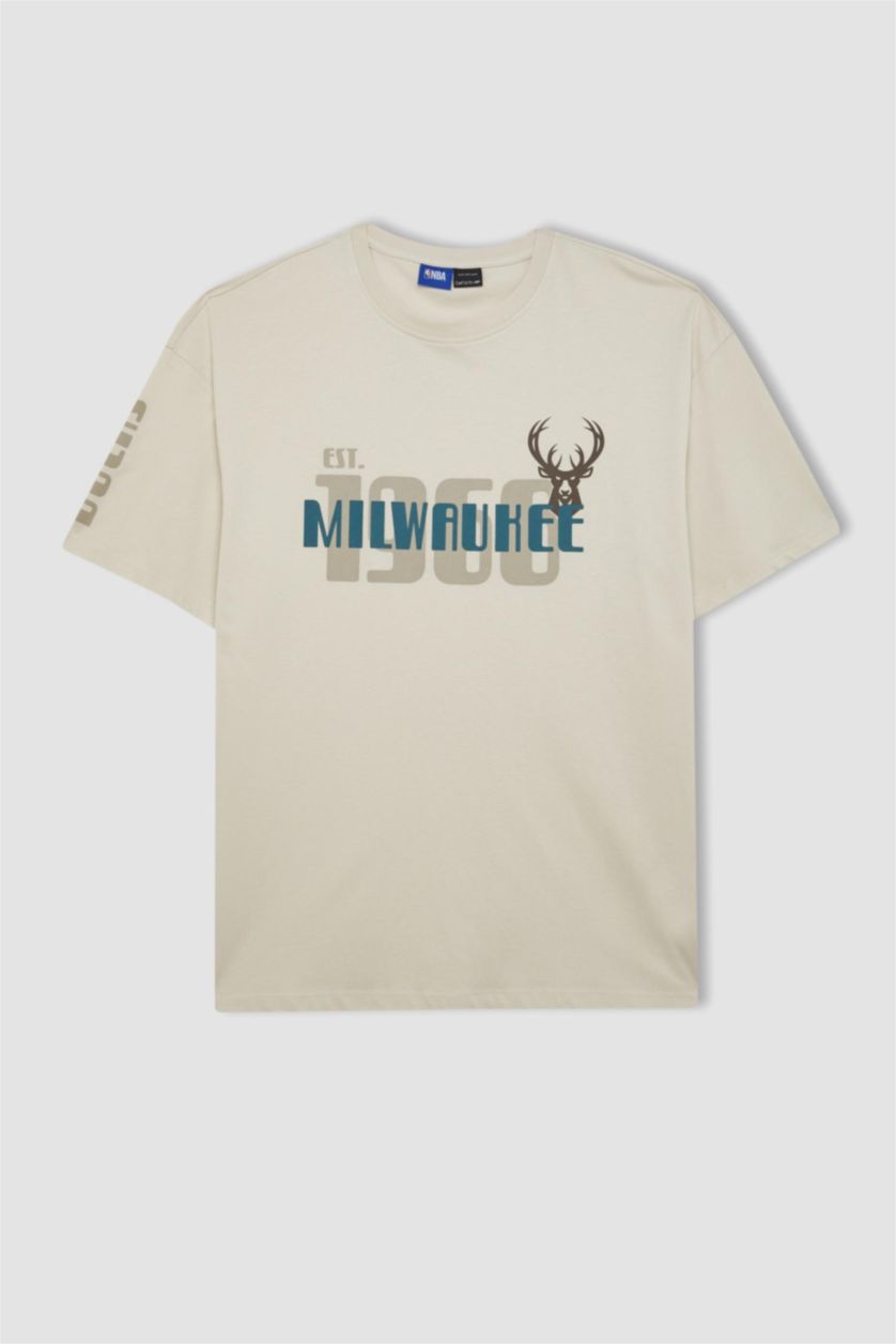 HOMME Beige T-shirt NBA Milwaukee Bucks à col rond et manches courtes de DeFacto Fit