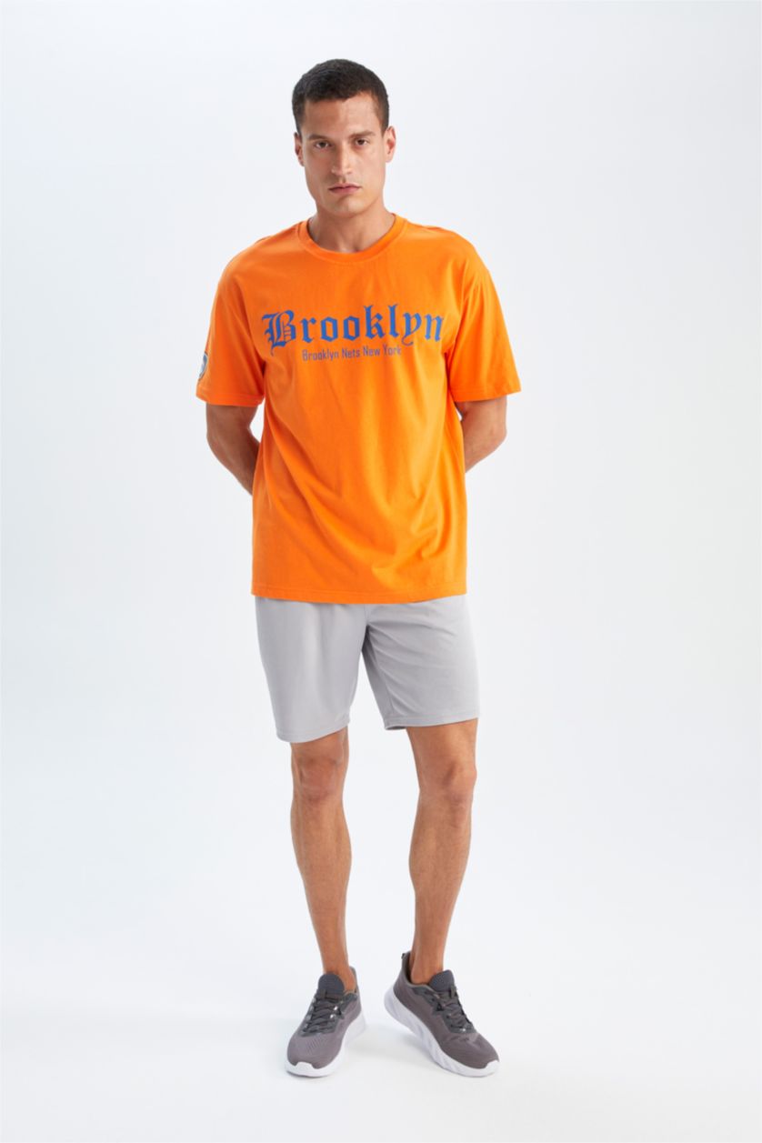 Erkek Turuncu DeFactoFit NBA Brooklyn Nets Boxy Fit Sürdürülebilir %100 Pamuk Tişört
