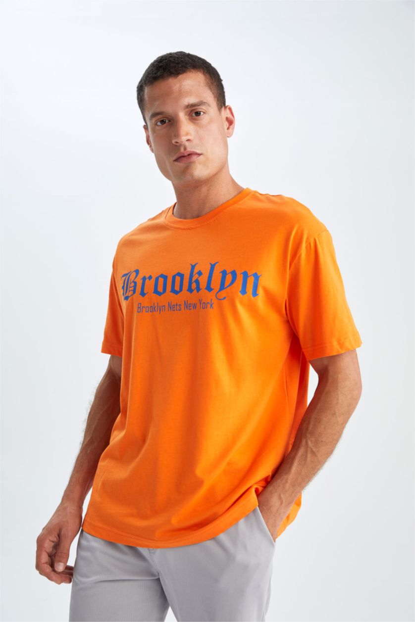 Erkek Turuncu DeFactoFit NBA Brooklyn Nets Boxy Fit Sürdürülebilir %100 Pamuk Tişört