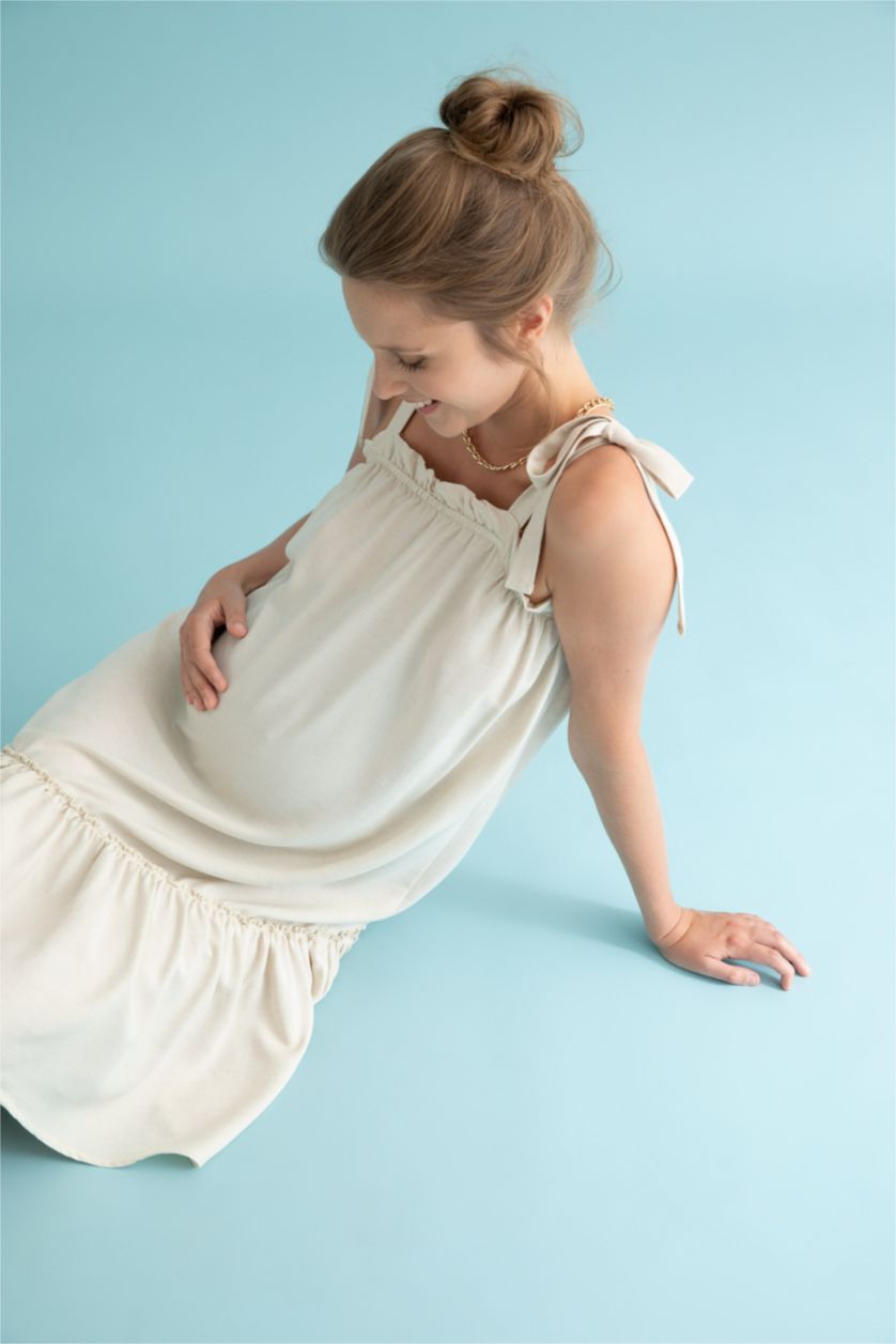 FEMME Beige Robe De Grossesse Midi Coupe Classique